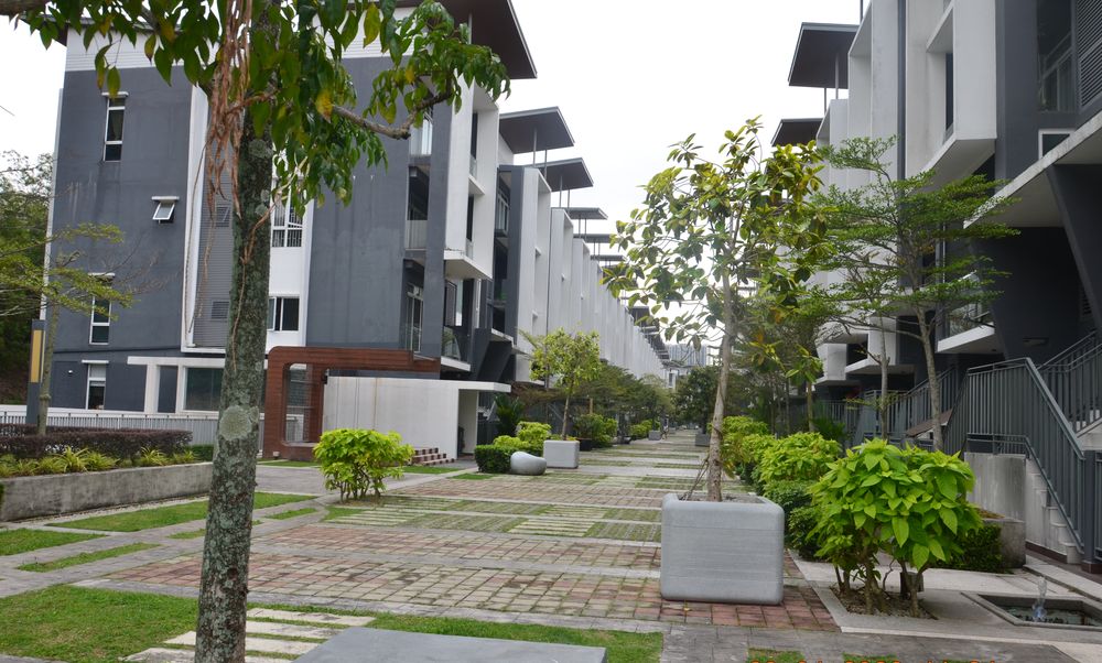 Landscaped low-rise strata development